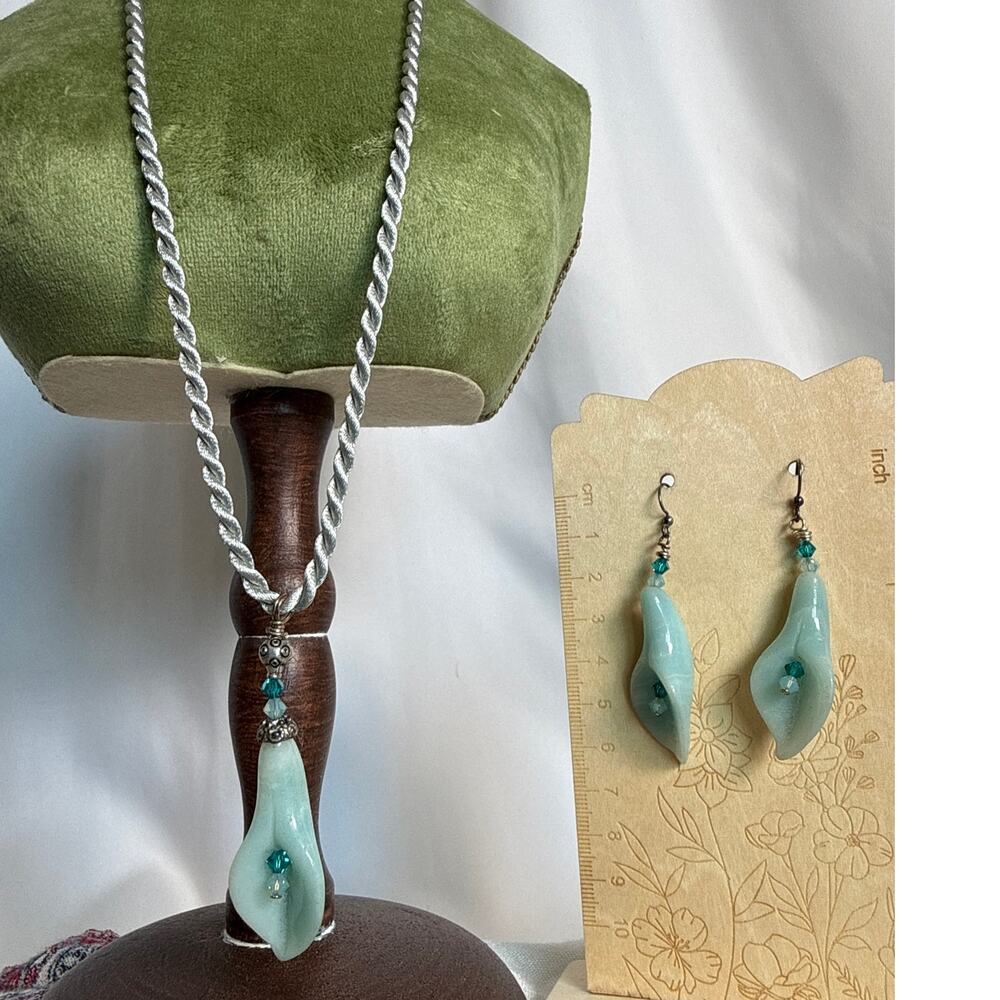 Handcrafted Calla Lily Necklace Earrings Seafoam Blue Boho Coastal EUC